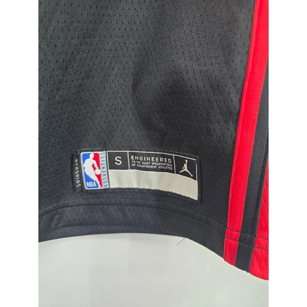 Jordan Atlanta Hawks‎ Trae Young 11 Statement Edition Jersey Kids Small Black